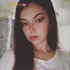 Meet your Posher, Briana